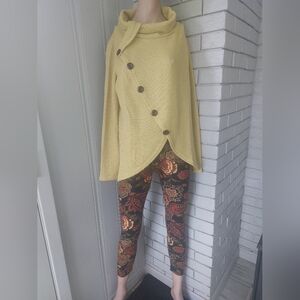 Sweater and Leggings - Size: L